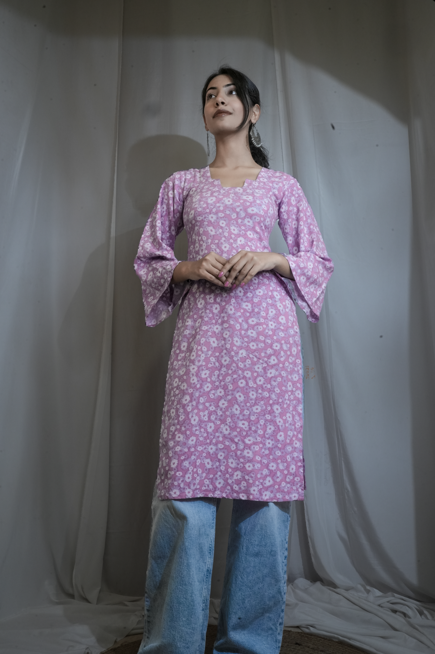 VEDIKA KURTI